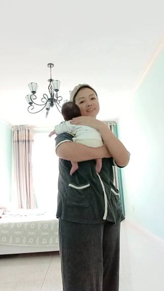 杨阿姨与宝宝